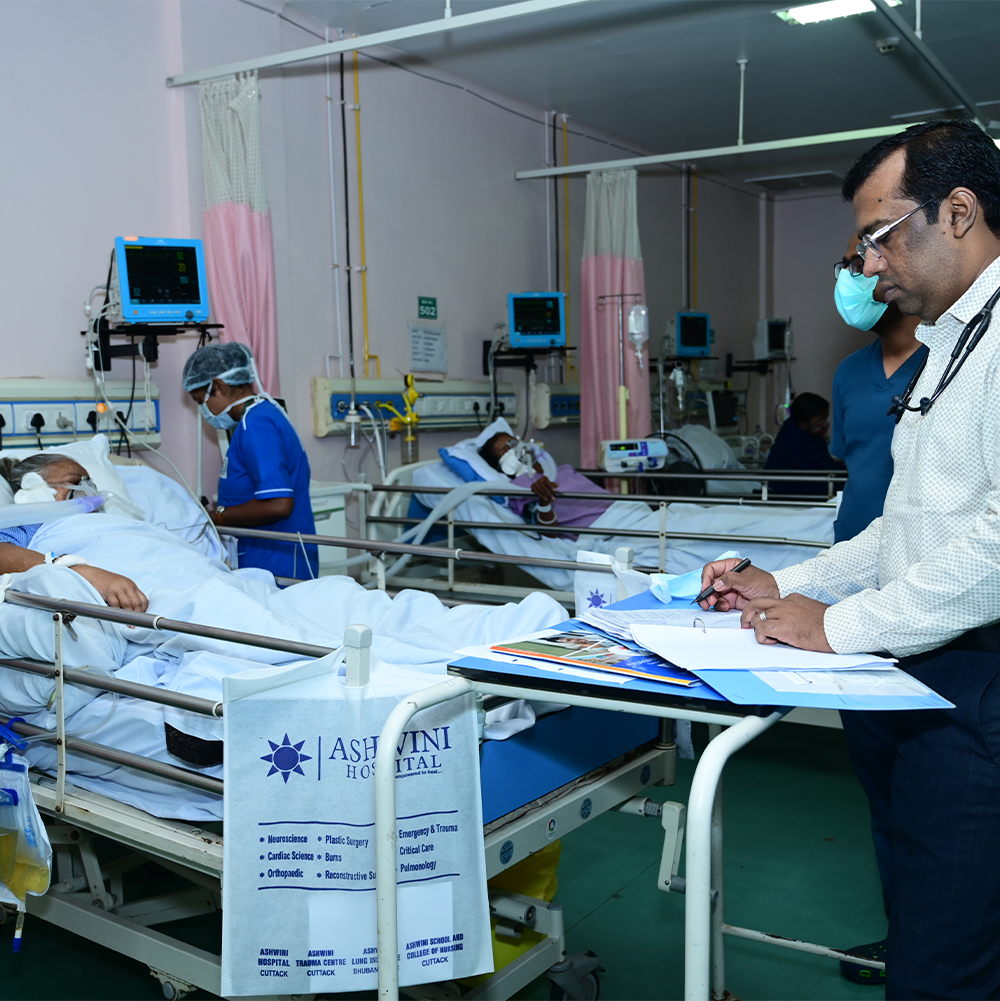 Dr. Sampat Dash on Respiratory ICU Round